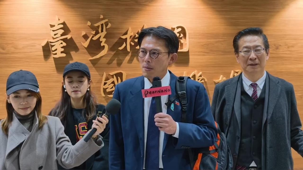 訪美結束！黃國昌返抵桃機　第一反應曝光了