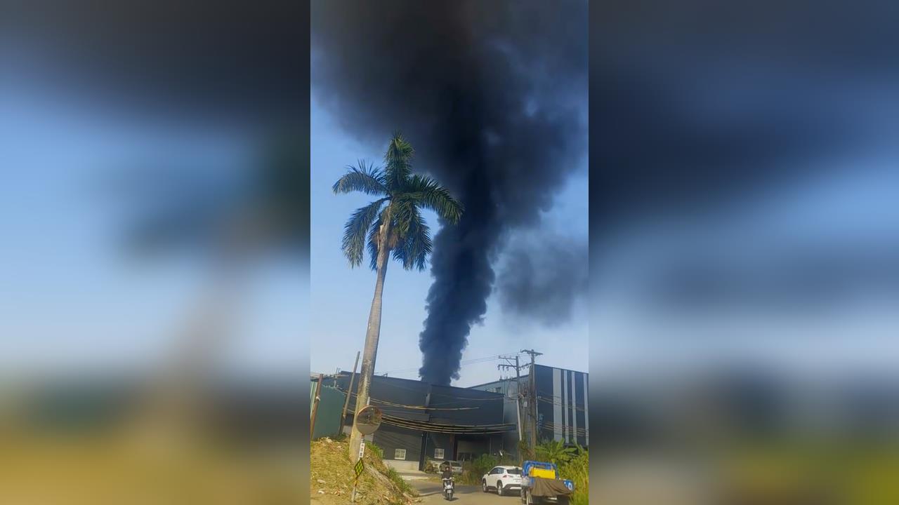 最新／正在蓋佛堂！高雄大社工地火警　...