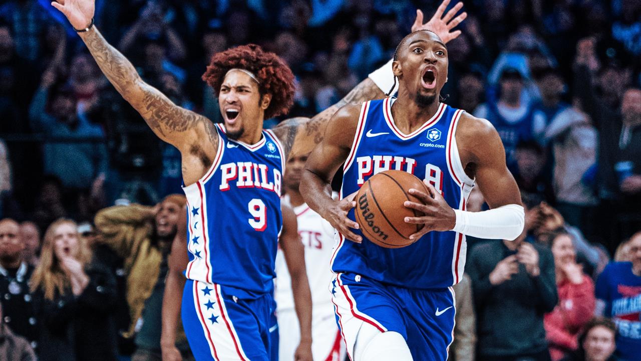 不挑戰？76人準絕殺「碰板遭蓋鍋」未違例全場傻眼　轉播單位秒搬規則