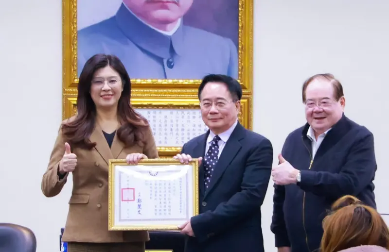 蔡正元帶著勳章入獄！議員驚：國民黨變了