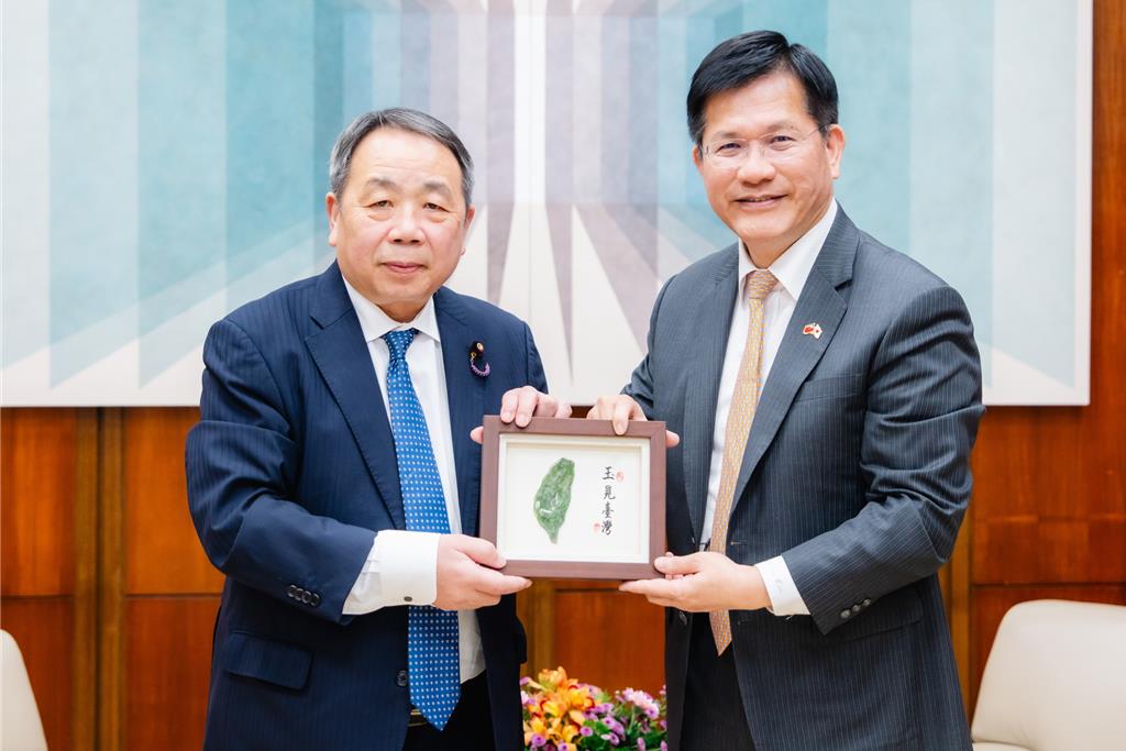 日參議員石平拜會林佳龍：台灣已在國際民主大家庭中被看見