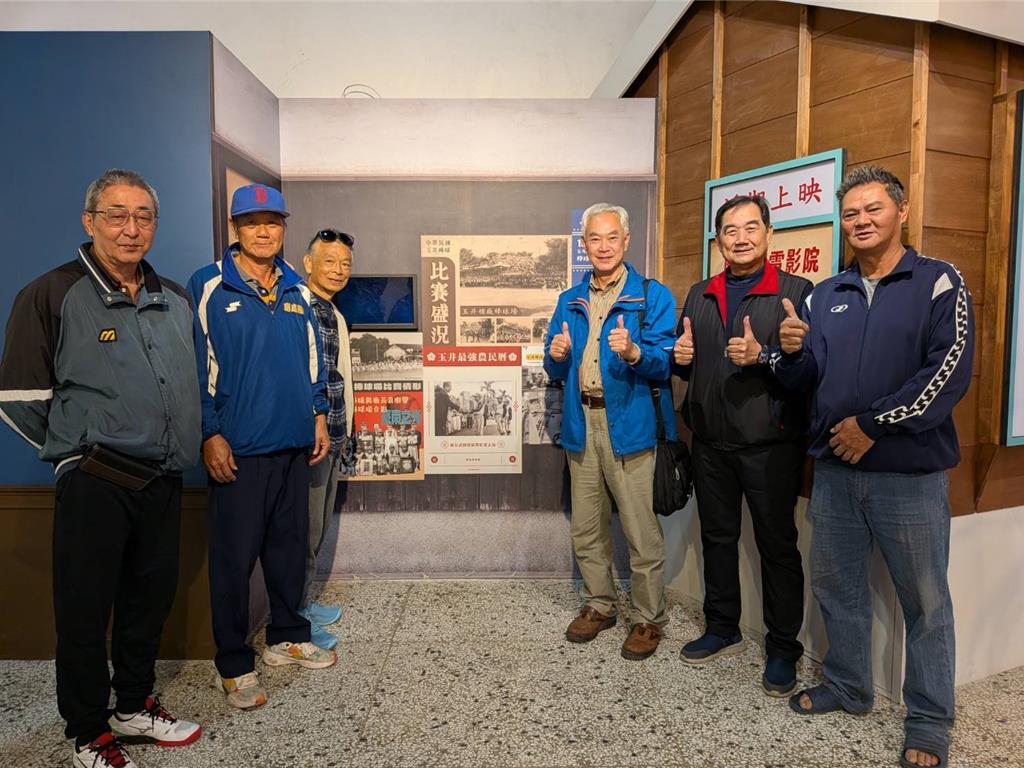 譜寫棒球榮光 葉志仙攜玉光隊友回味玉井棒球記憶