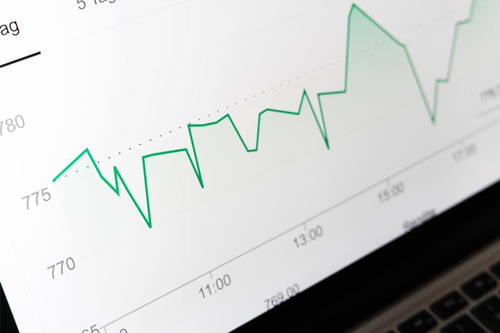 台指期夜盤漲多回檔 守住30,500點