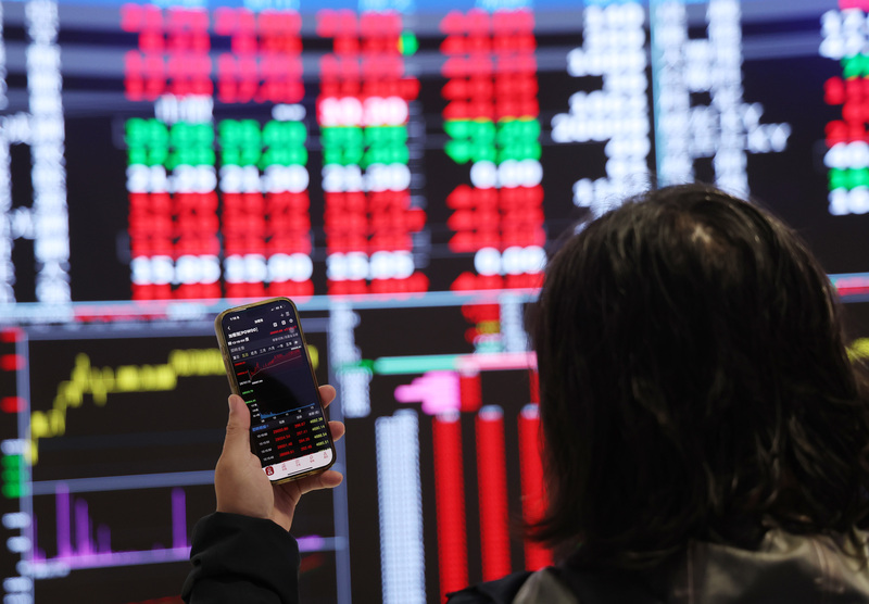 【2025封神榜】投信年砸1060億挺台股！最愛個股不是台積電 南亞科「狂翻5倍」僅排第十