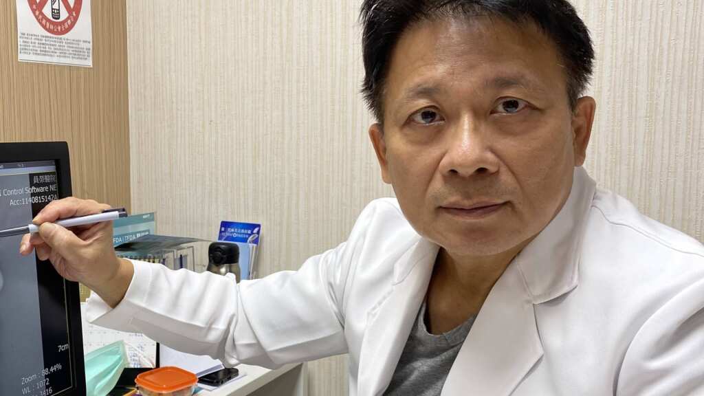 影／青春痘捏破變「蜈蚣」疤　員榮整形外科以羊膜生長因子改善蟹足腫