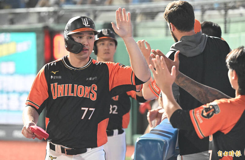 中職》恭喜！林安可求婚成功 統一獅領隊送上祝福