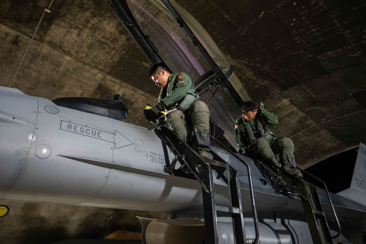 F-16失事》拿防寒衣打政治戰 林秉宥：真正得利的是解放軍