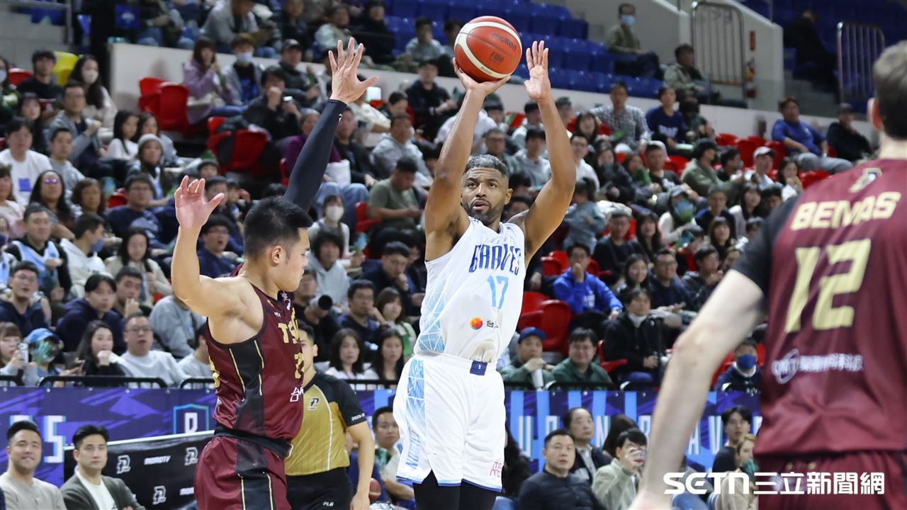 PLG／榮幸和「GOAT」打球　勇士大勝38分！辛特力告白林志傑：我是球迷