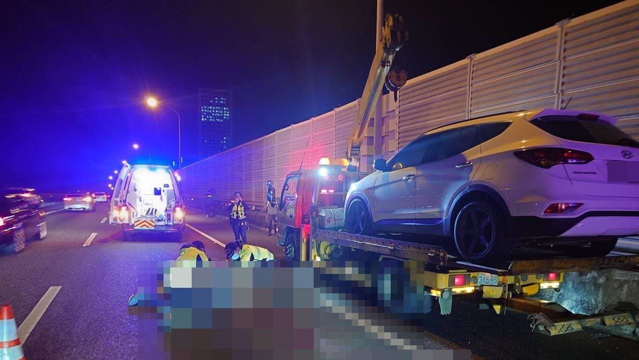 國道五楊高架驚悚現場！故障車上拖吊車　駕駛下車慘遭後車追撞慘死