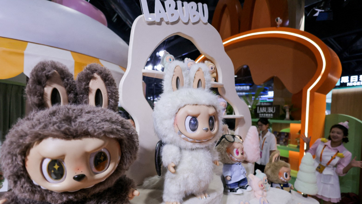 Labubu退燒？二手價腰斬、泡泡瑪特「股價一年跌44.8%」