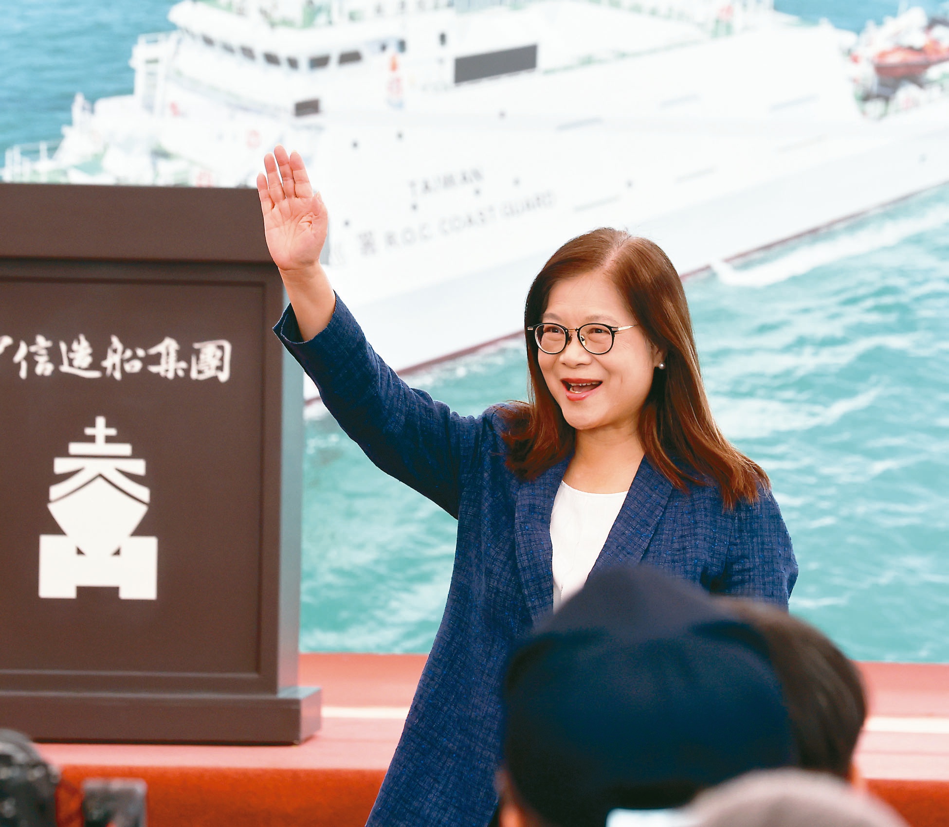 中共軍演 管碧玲飲宴挨轟道歉