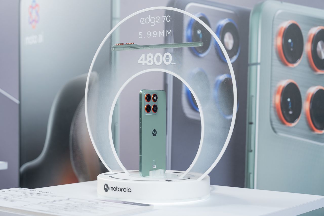 主打輕薄手感與長續航　motorola edge 70台灣開賣
