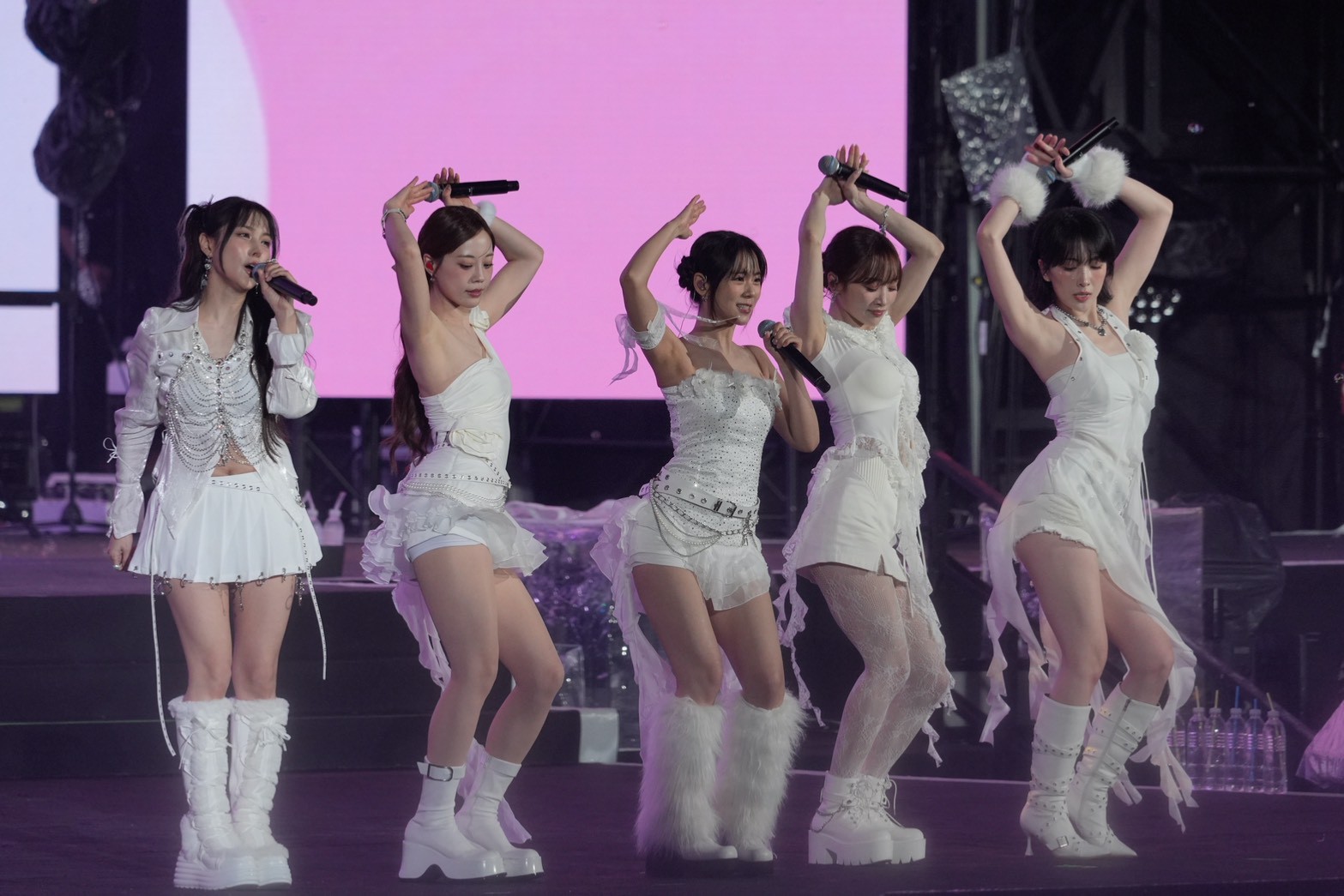 KARA登台北跨年唱神曲掀回憶殺　吸20萬名粉絲線上搶朝聖