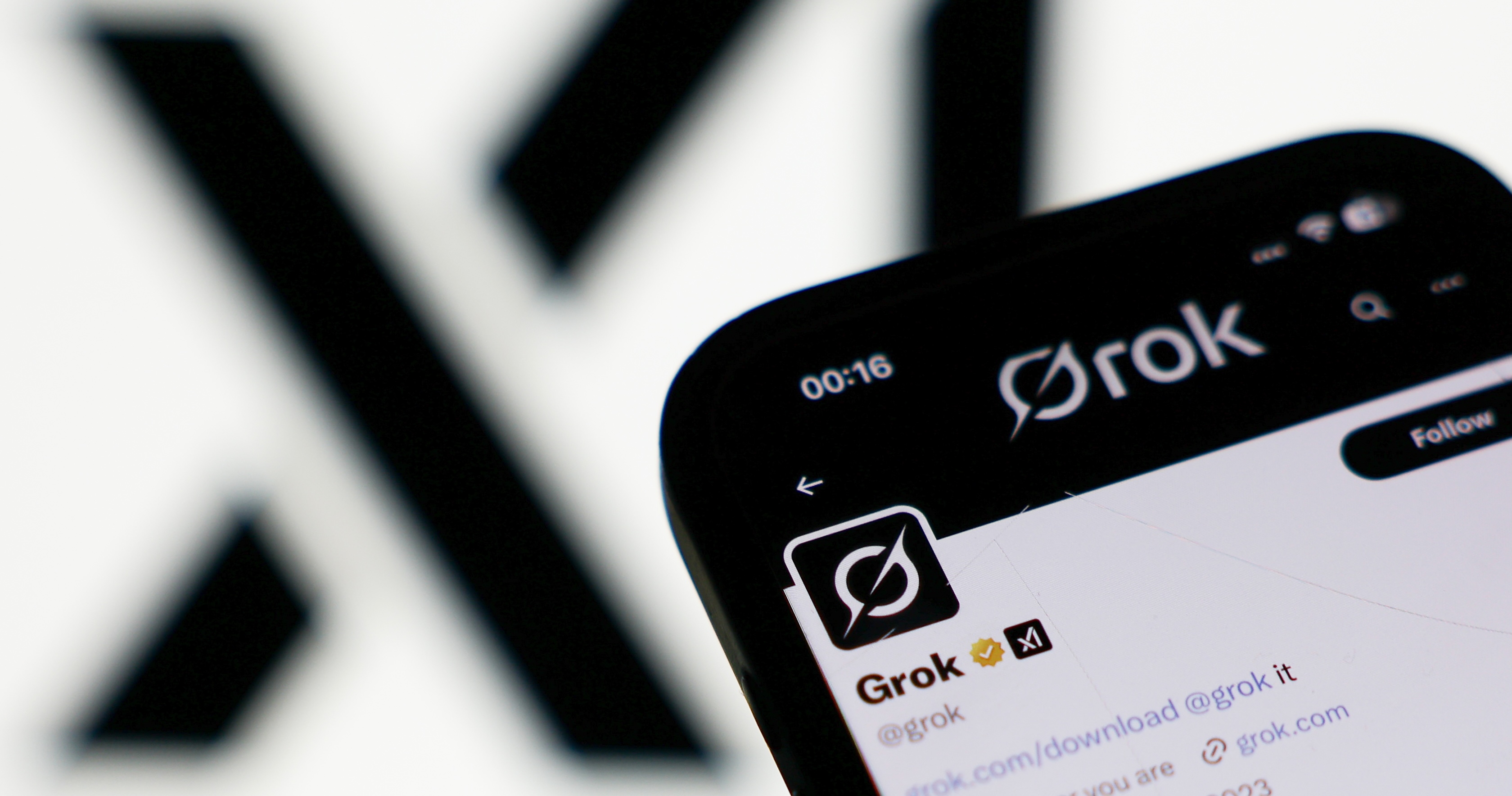 監管壓力 + 用戶炎上夾擊！X 緊急「閹割」Grok 功能止血