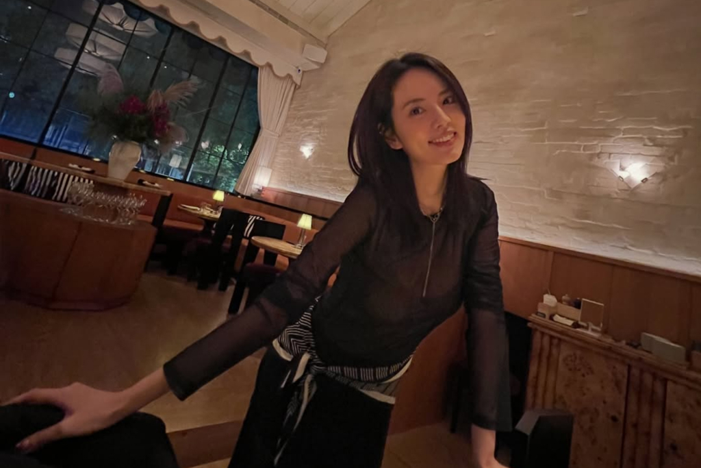 阿諾認隆乳火辣球場片瘋傳！被酸「假奶有什麼好看」高EQ回擊