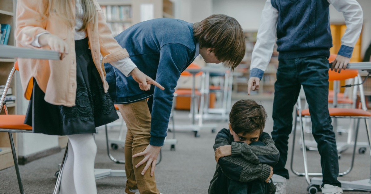 國中生嬉鬧變臉 二度持刀追同學 幸目擊者勸阻