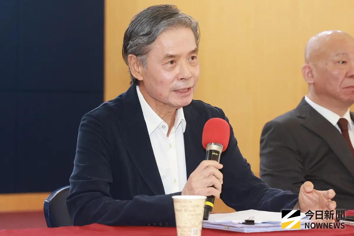 蕭旭岑捧一疊鈔票！他嚇喊：金溥聰寶刀...