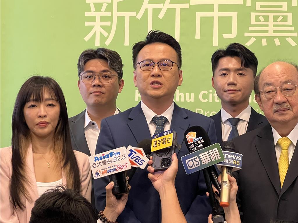 綠營新竹隊合體拍形象照 莊競程拋3福...