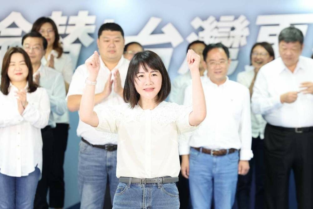 謝衣鳯參戰彰化縣長有2主席挺　洪榮章喊團結、柯呈枋盼民主