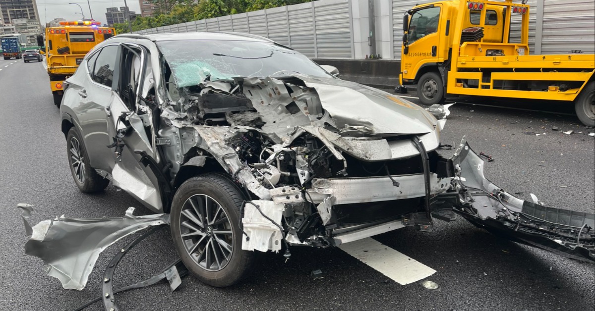 新／國一南下12.7K小貨車故障 駕...