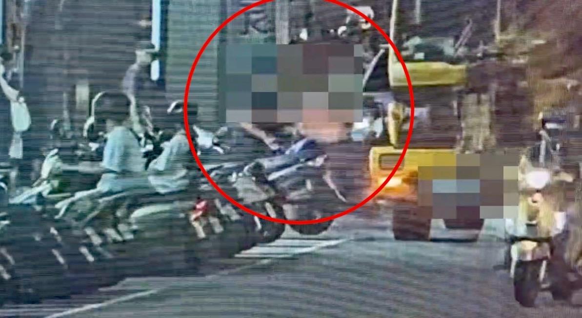 影/北市翁不滿吊車違停與司機口角互毆　2人遭警送辦