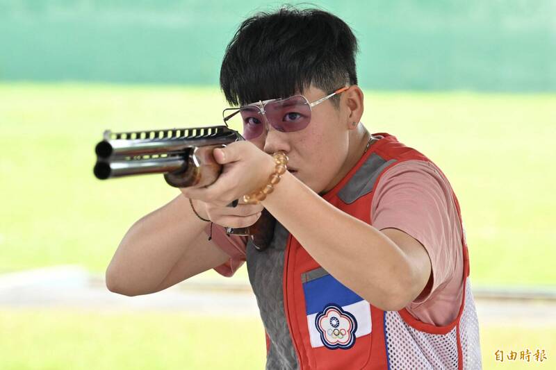 飛靶亞錦賽》劉宛渝倒吃甘蔗勇奪個人金牌 女團也拿銀牌