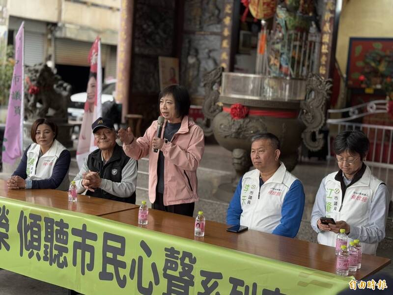 何欣純台中東區開講 拋「三加一」政見民眾有感
