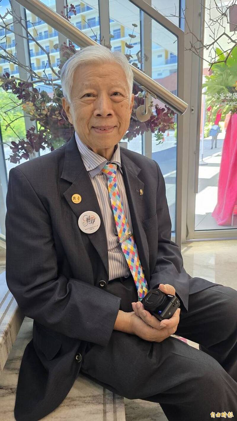 陳政雄寫下台灣400年印刷史 見證《自由時報》引進世界級印刷機