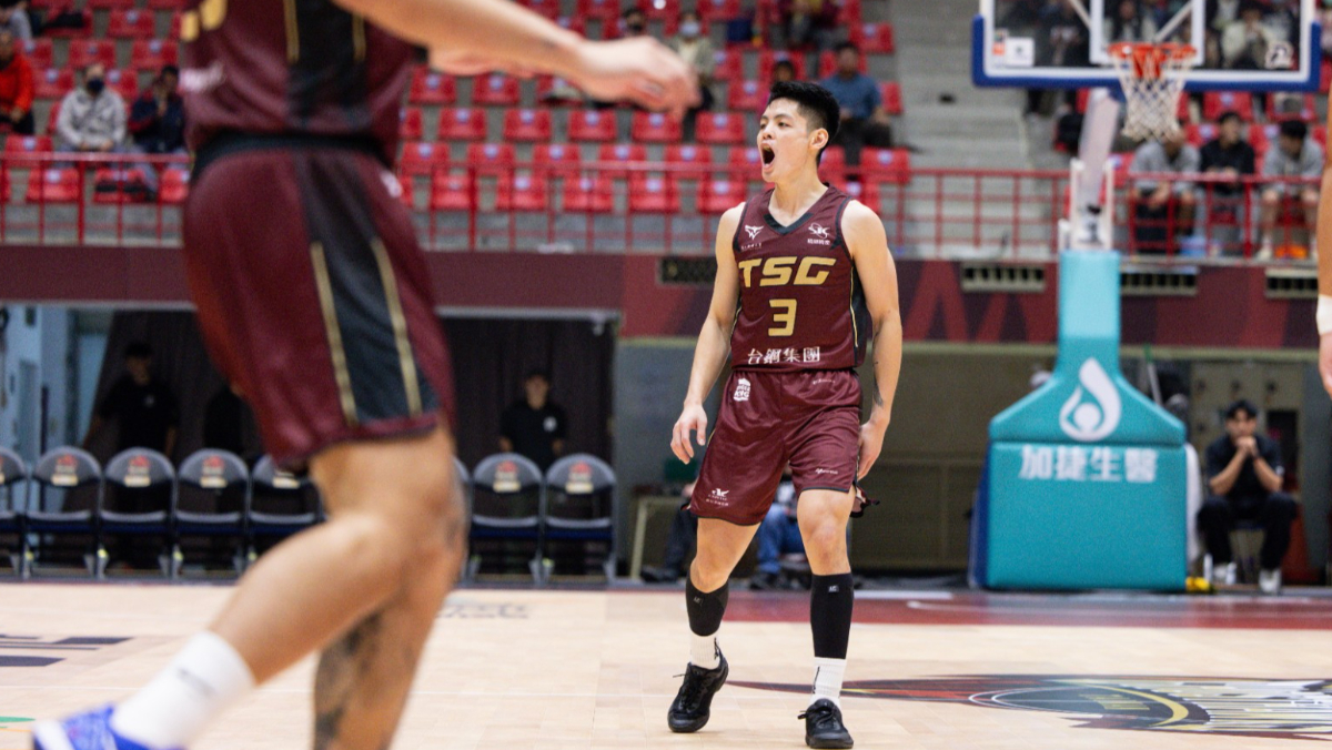 一個谷毛唯嘉抵勇士全本土！獵鷹末節逆轉奪2連勝