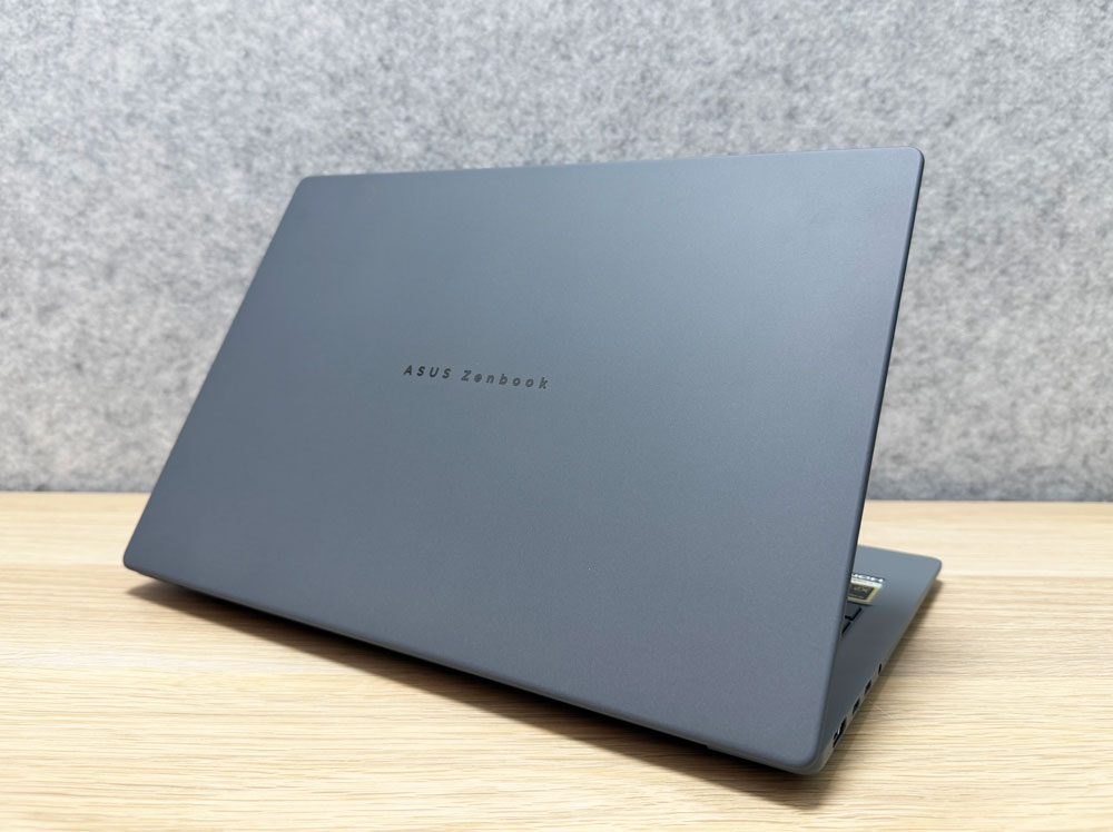 ASUS Zenbook A14 (UX3407NA)開箱評測：行動辦公最佳利器！14吋OLED螢幕竟然只有990公克且續航超過33小時！還有18核心與80 TOPS算力