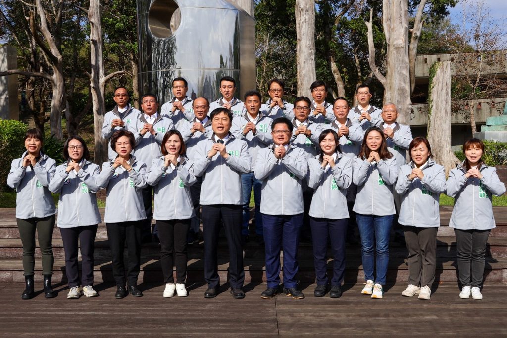 宜蘭民進黨力拼大勝選 林國漳偕公職參選人拍攝拜年廣告