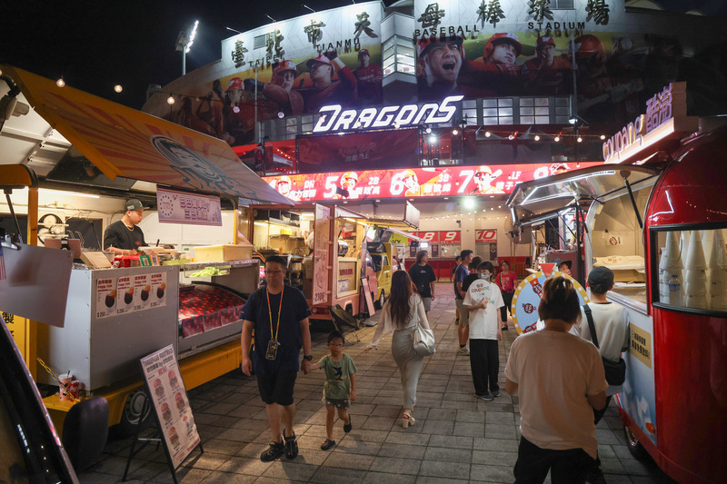 天母球場台美友好之夜　美式餐車進駐 (圖)