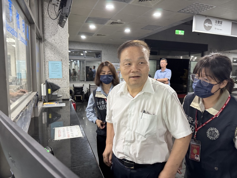 花蓮副縣長顏新章涉嫌圖利廠商　移送地檢署複訊 (圖)