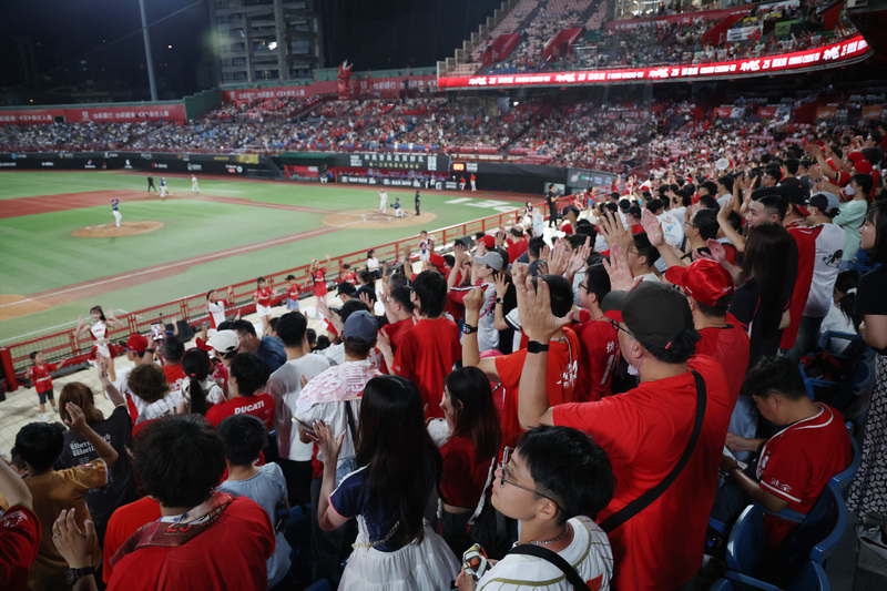 中職下半季開打　8678球迷天母觀戰 (圖)