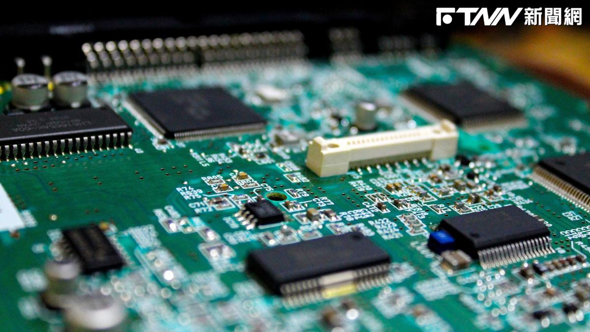 PCB全面爆衝！載板三雄全攻頂、「玻纖布3檔」跟著開趴　臻鼎、金居、台虹全都掛紅燈
