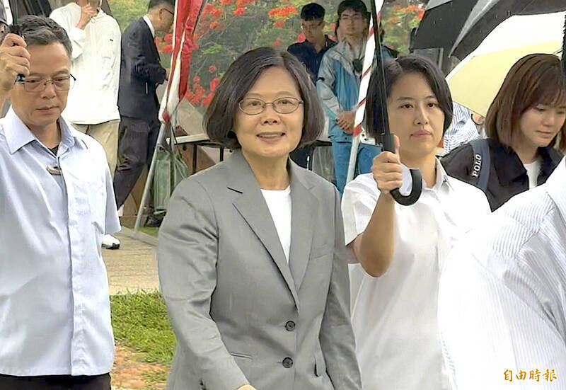 教師為這事PO文謝學生 小英又海巡「...